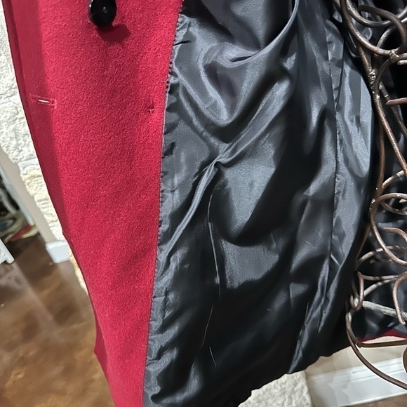 Women’s Anne Klein Burgundy Wool Blend Coat With Black Buttons, EUC! - Picture 6 of 8